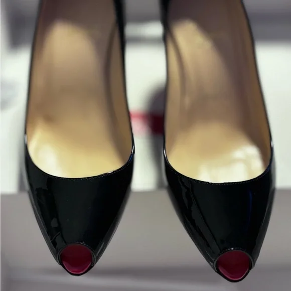 Christian Louboutin Shoes size 7 - Picture 2 of 9